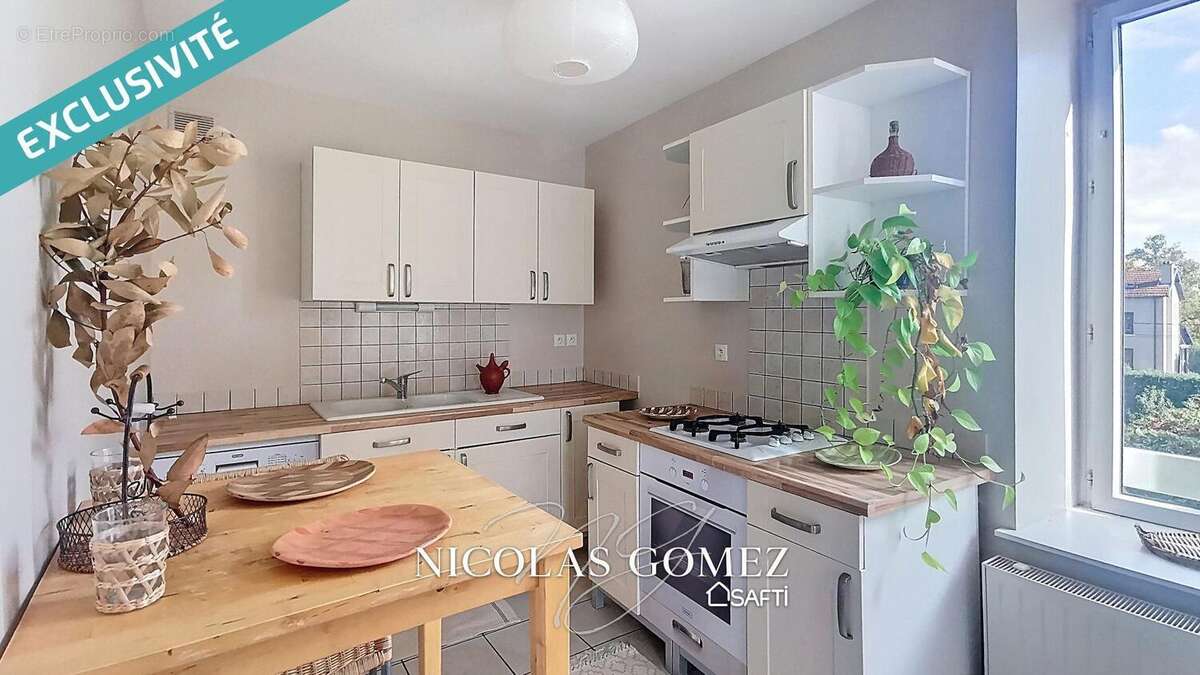 Photo 3 - Appartement à NEUVILLE-SUR-SAONE