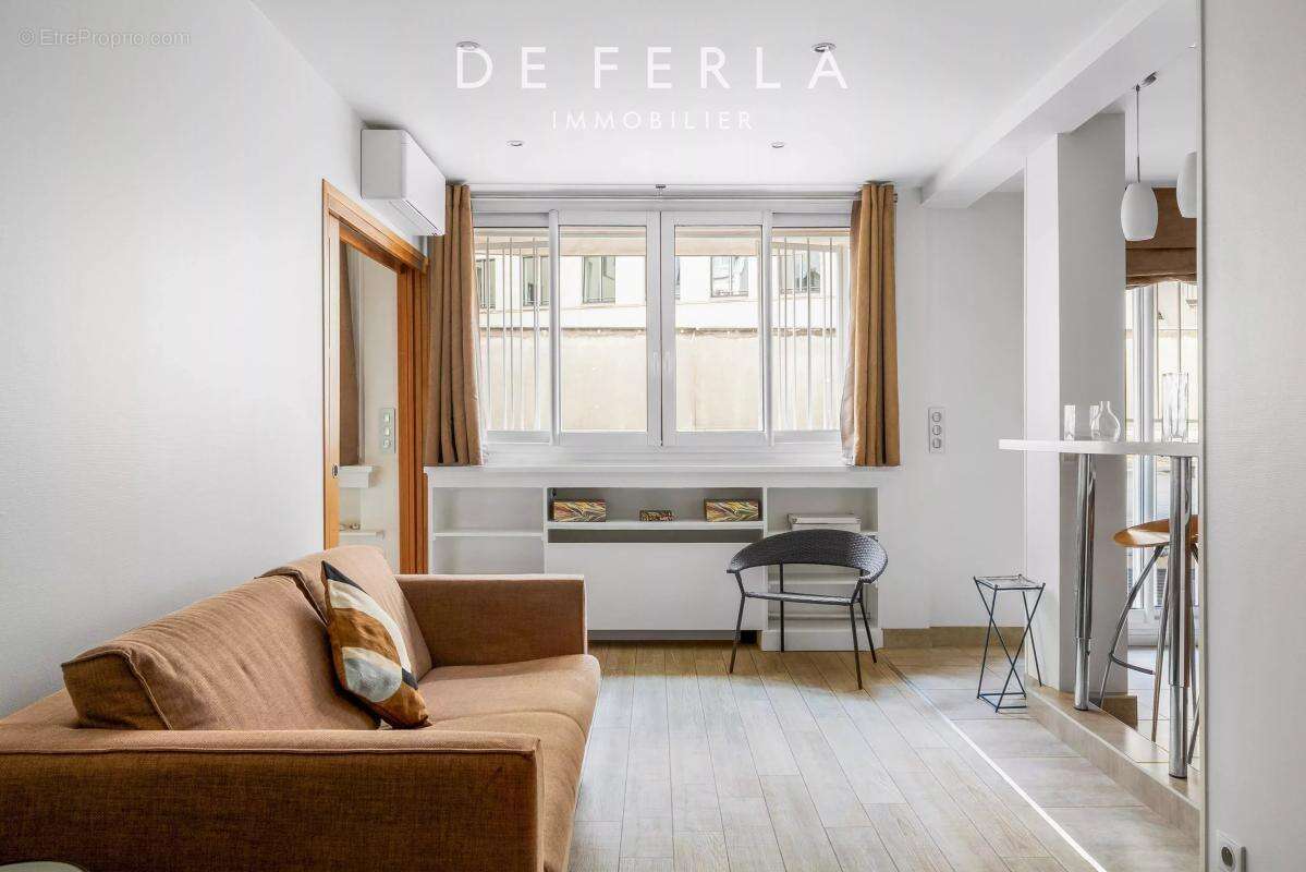 Appartement à PARIS-8E