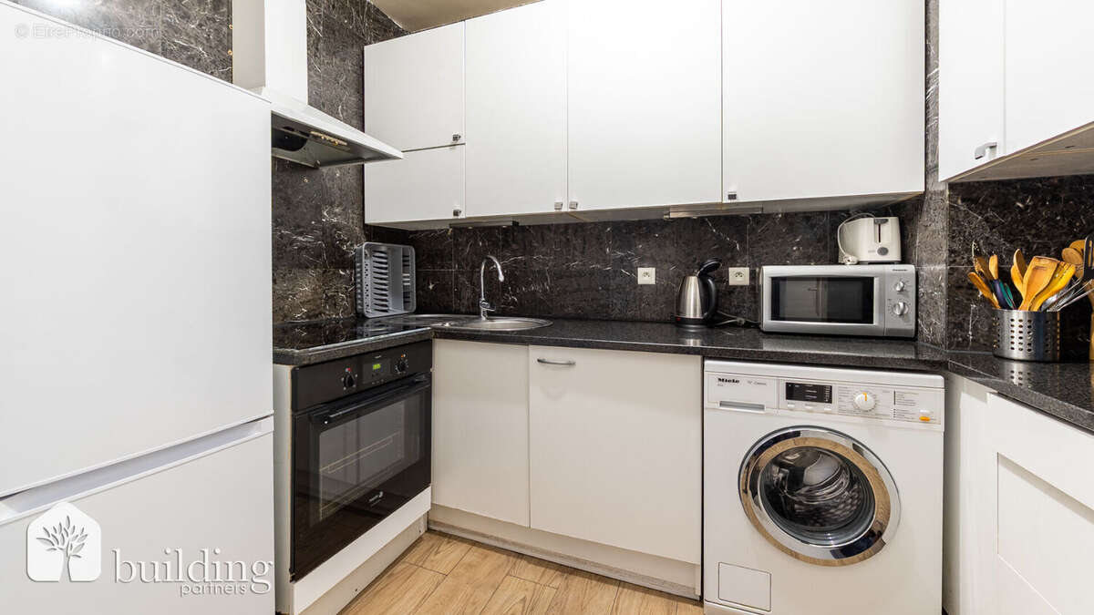 Appartement à PARIS-8E