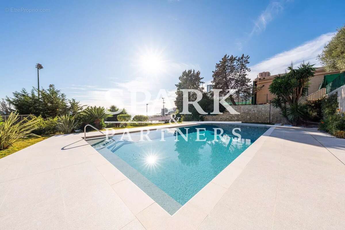 Appartement à ROQUEBRUNE-CAP-MARTIN