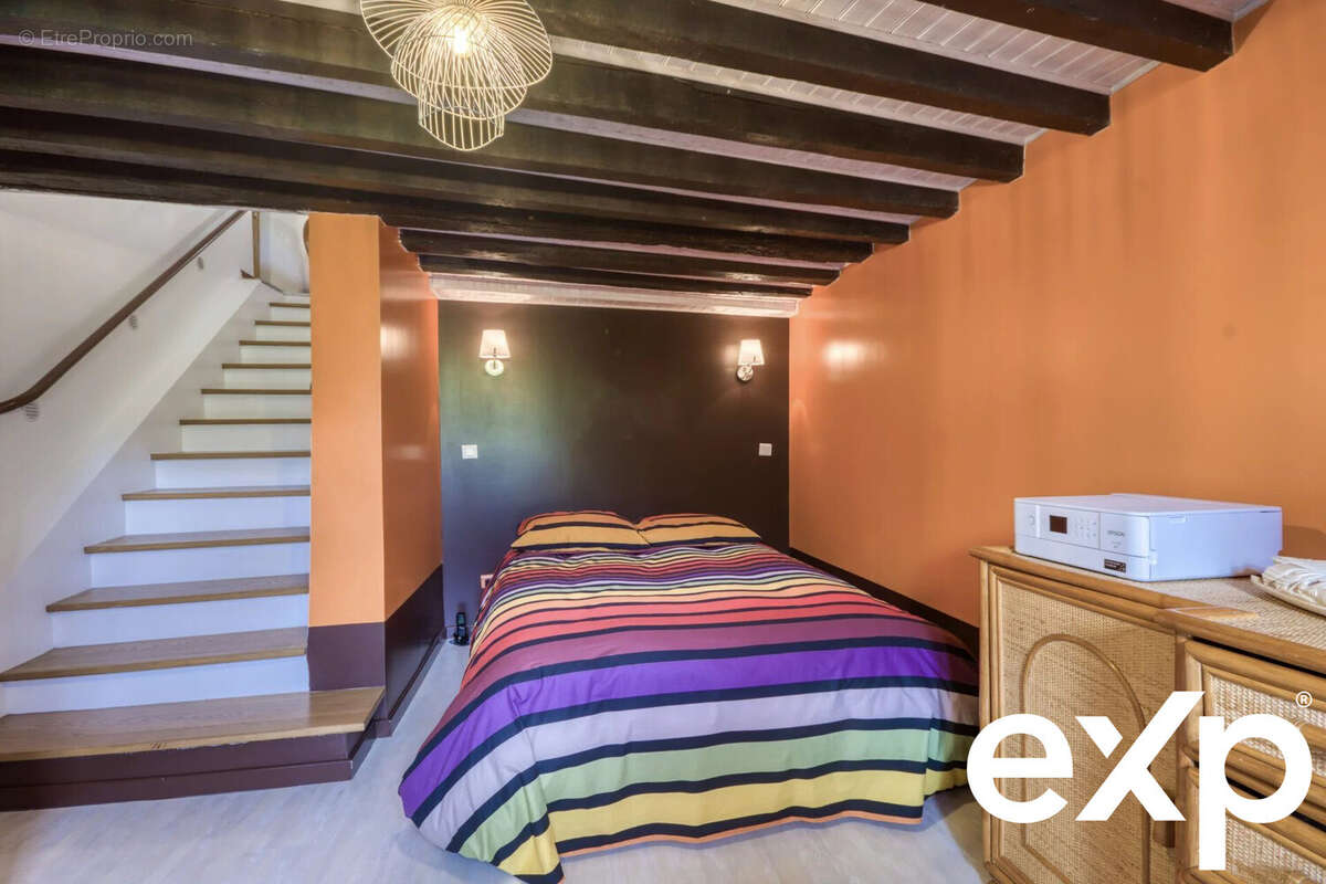 Appartement à NEAUPHLE-LE-CHATEAU