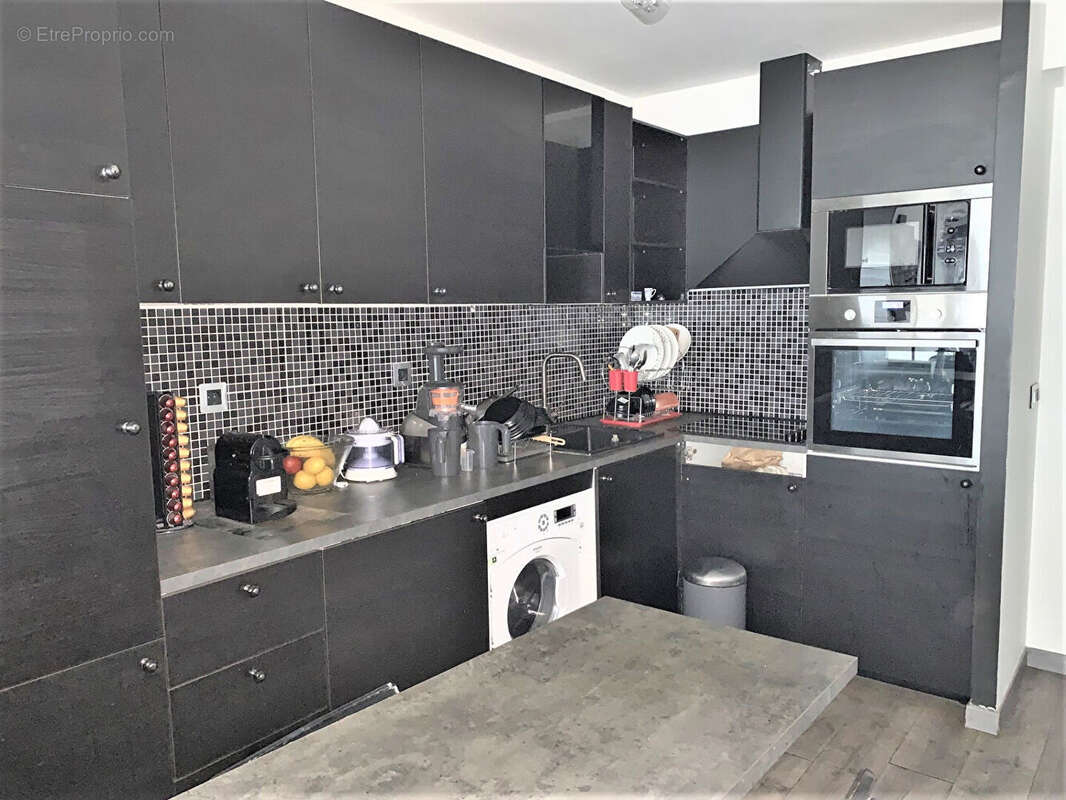 Appartement à COURBEVOIE
