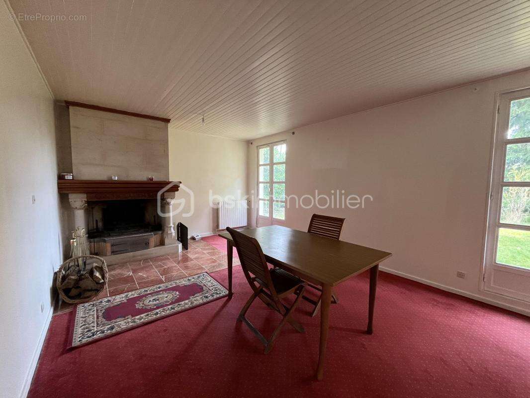 Maison à SAINT-PIERRE-DES-FLEURS