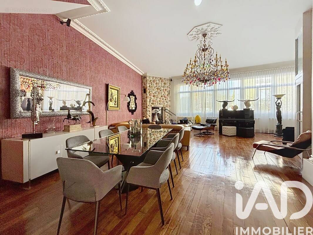 Photo 1 - Appartement à LES LILAS