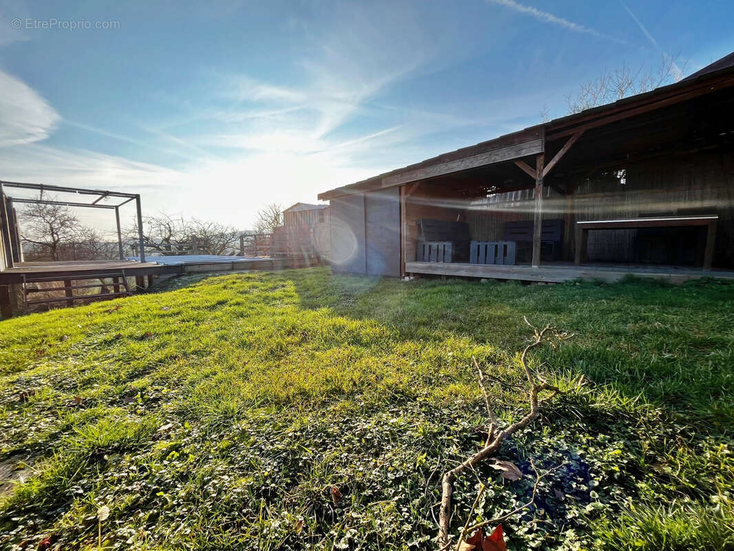 Maison à MENIL-LA-HORGNE