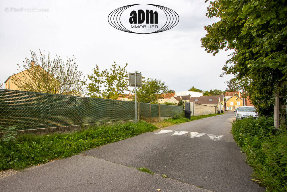 Terrain à CONGIS-SUR-THEROUANNE