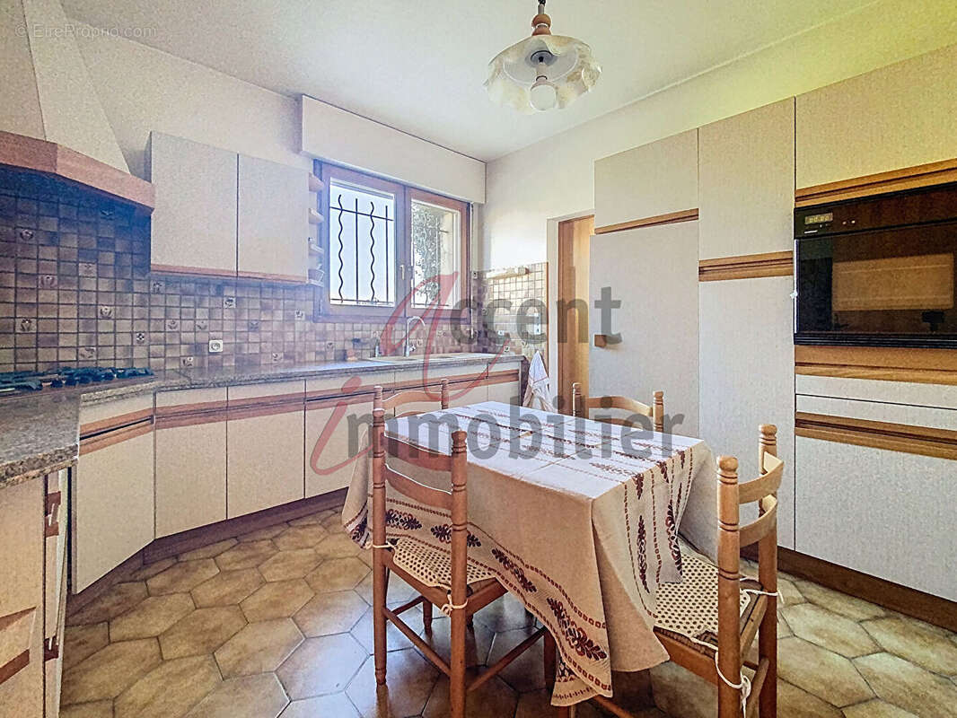 Maison à ROBION