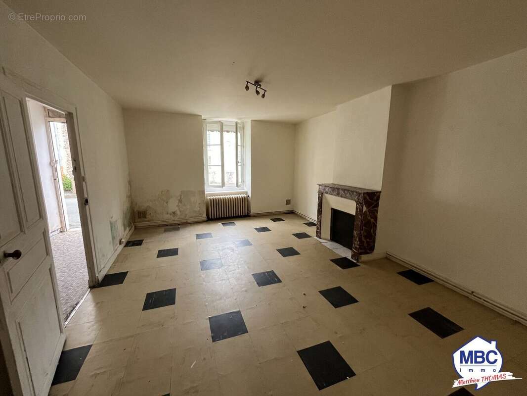 Maison à SAINT-FLORENT-LE-VIEIL