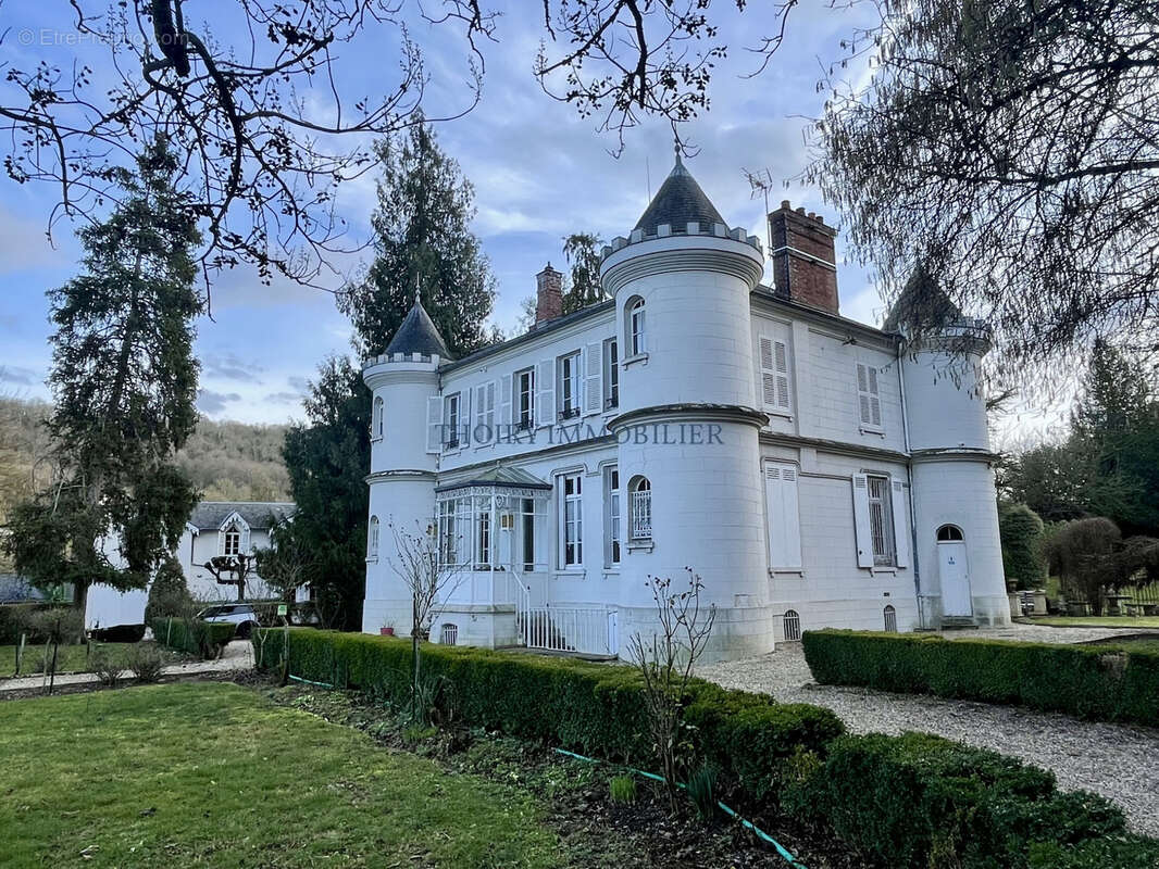 Maison à AUFFREVILLE-BRASSEUIL