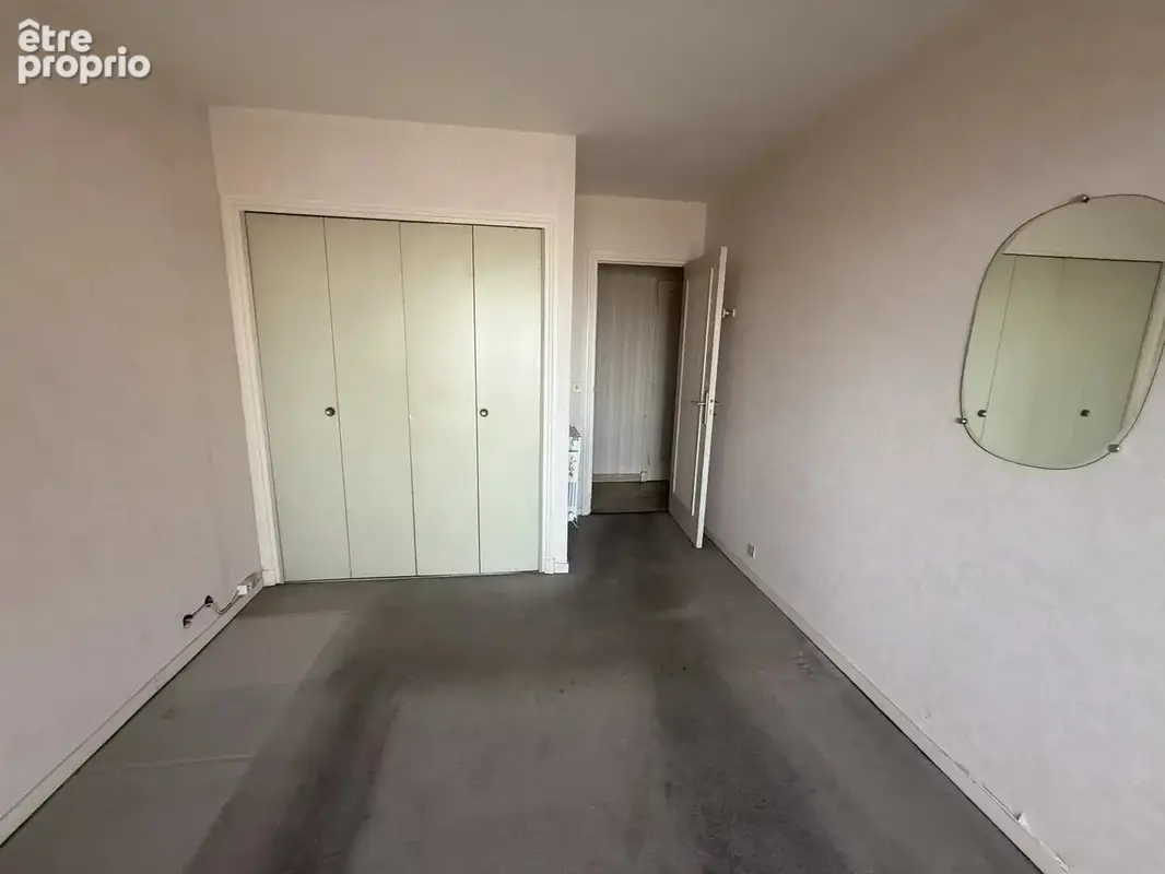 Cannes Centre : Appartement 2 pièces de 49 m² avec terrasse de 16 m² et aperçu mer, à rénover - photo 11