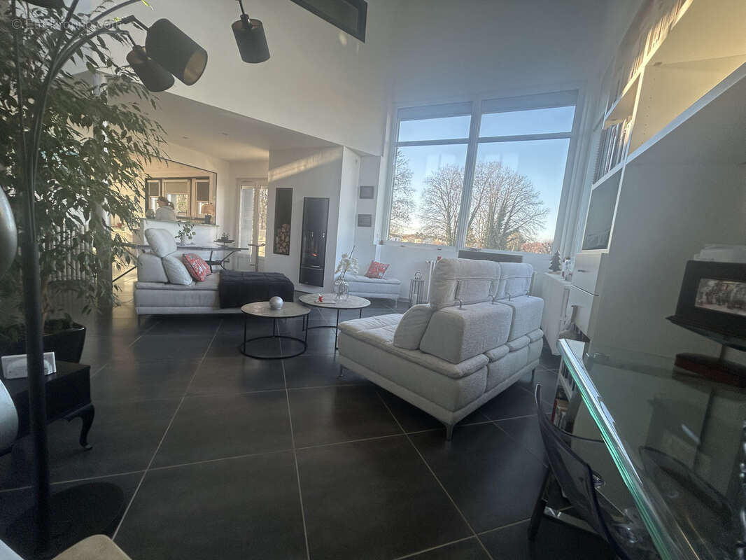 Appartement à SAINTES