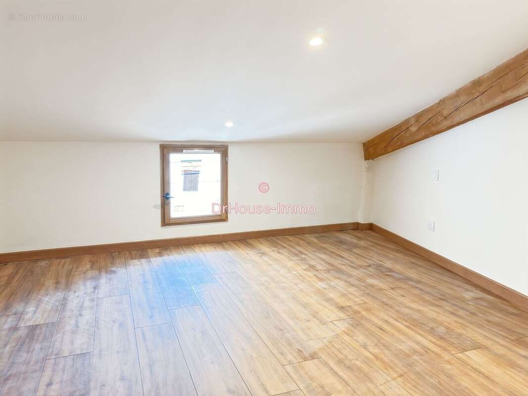 Appartement à COTIGNAC