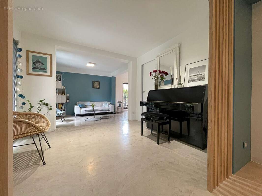 Maison à VERRIERES-LE-BUISSON