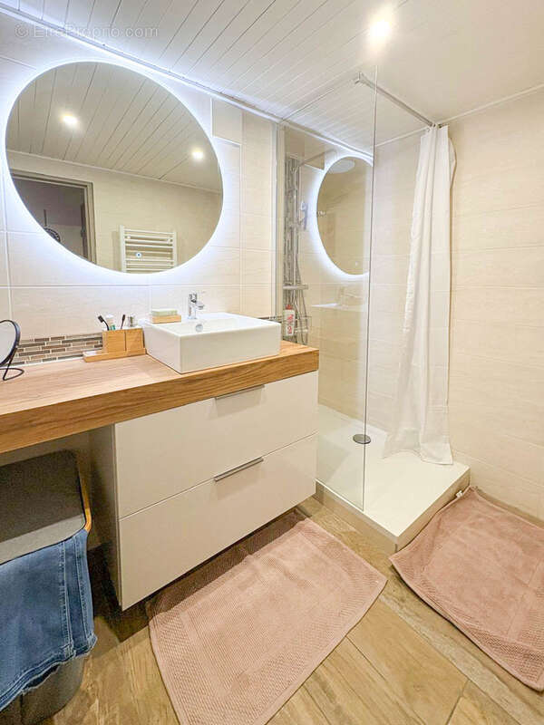 Appartement à MAUGUIO