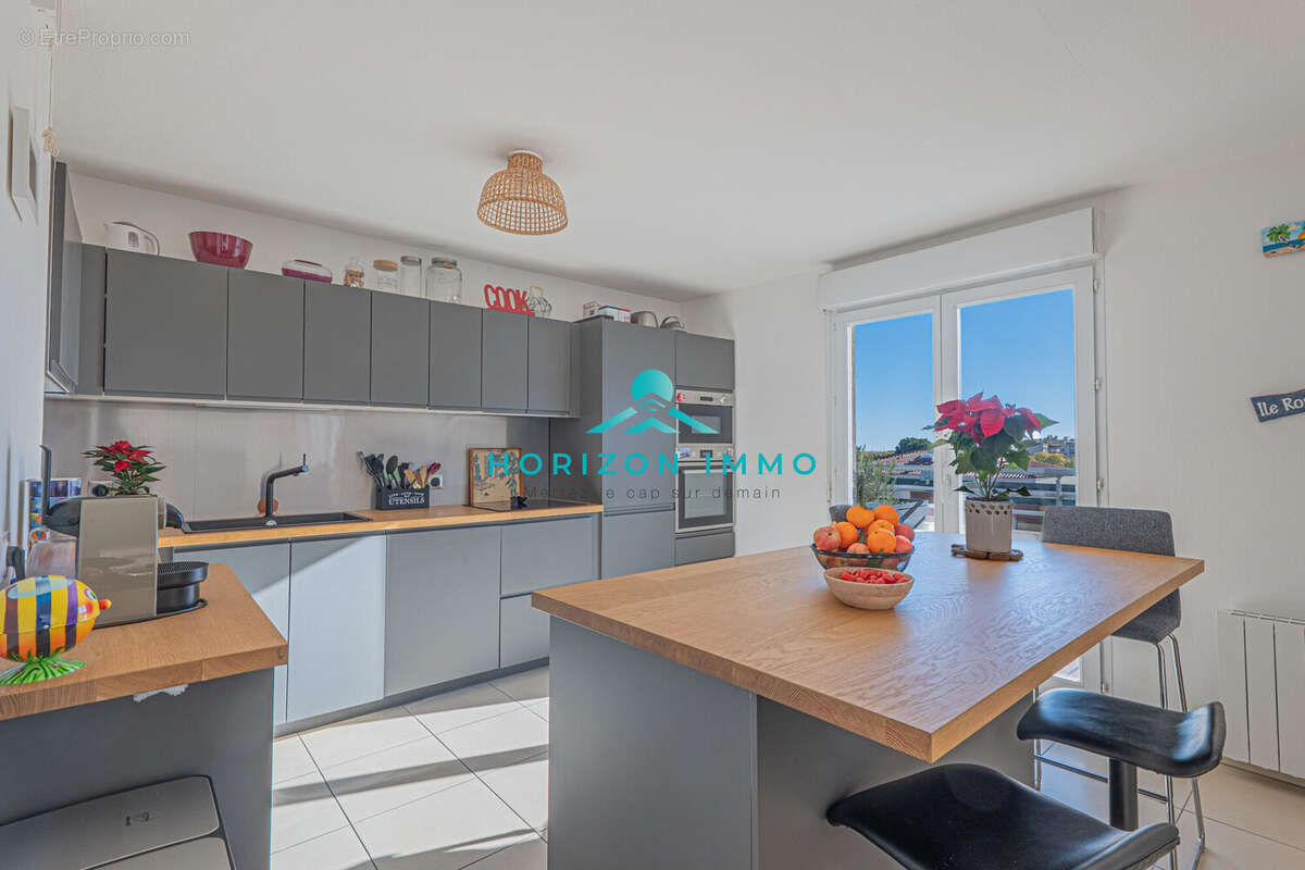 Appartement à SAINT-LAURENT-DU-VAR