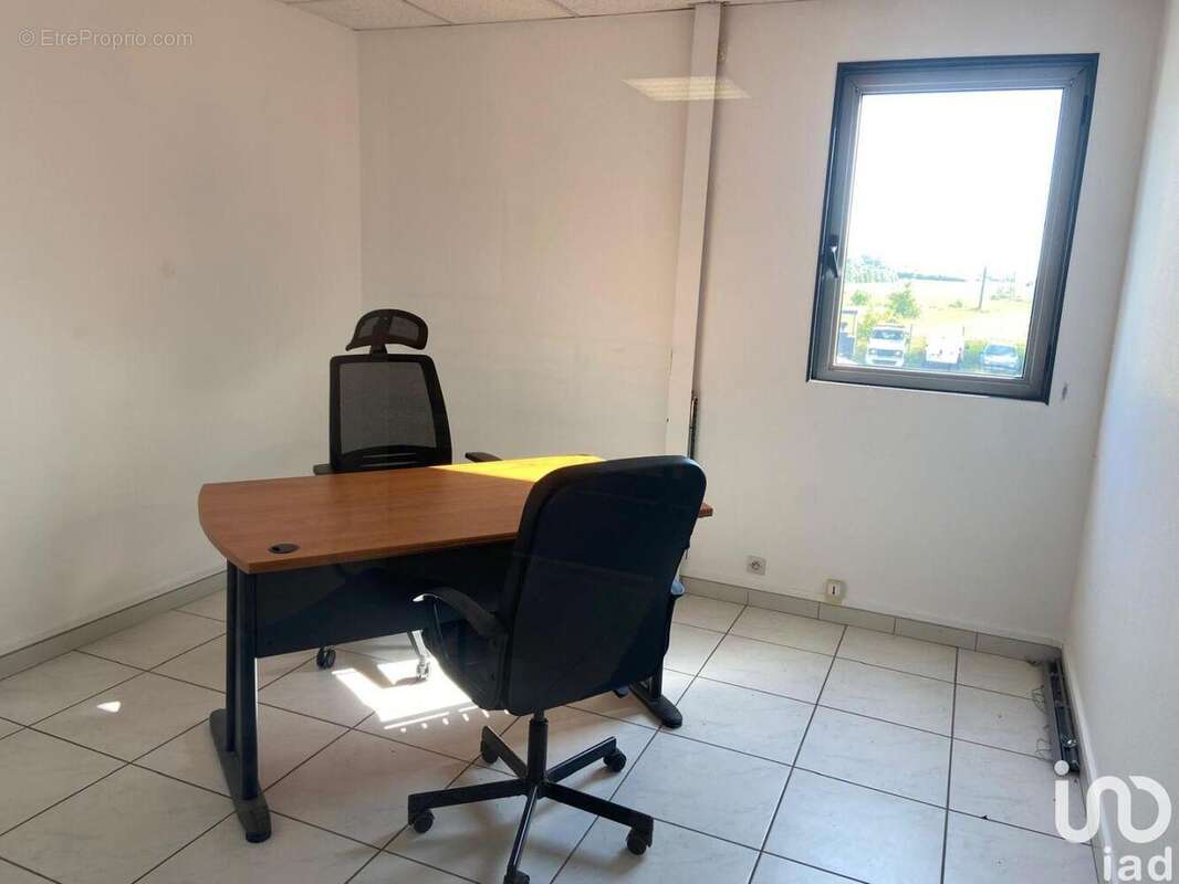 Photo 3 - Commerce à POCE-SUR-CISSE