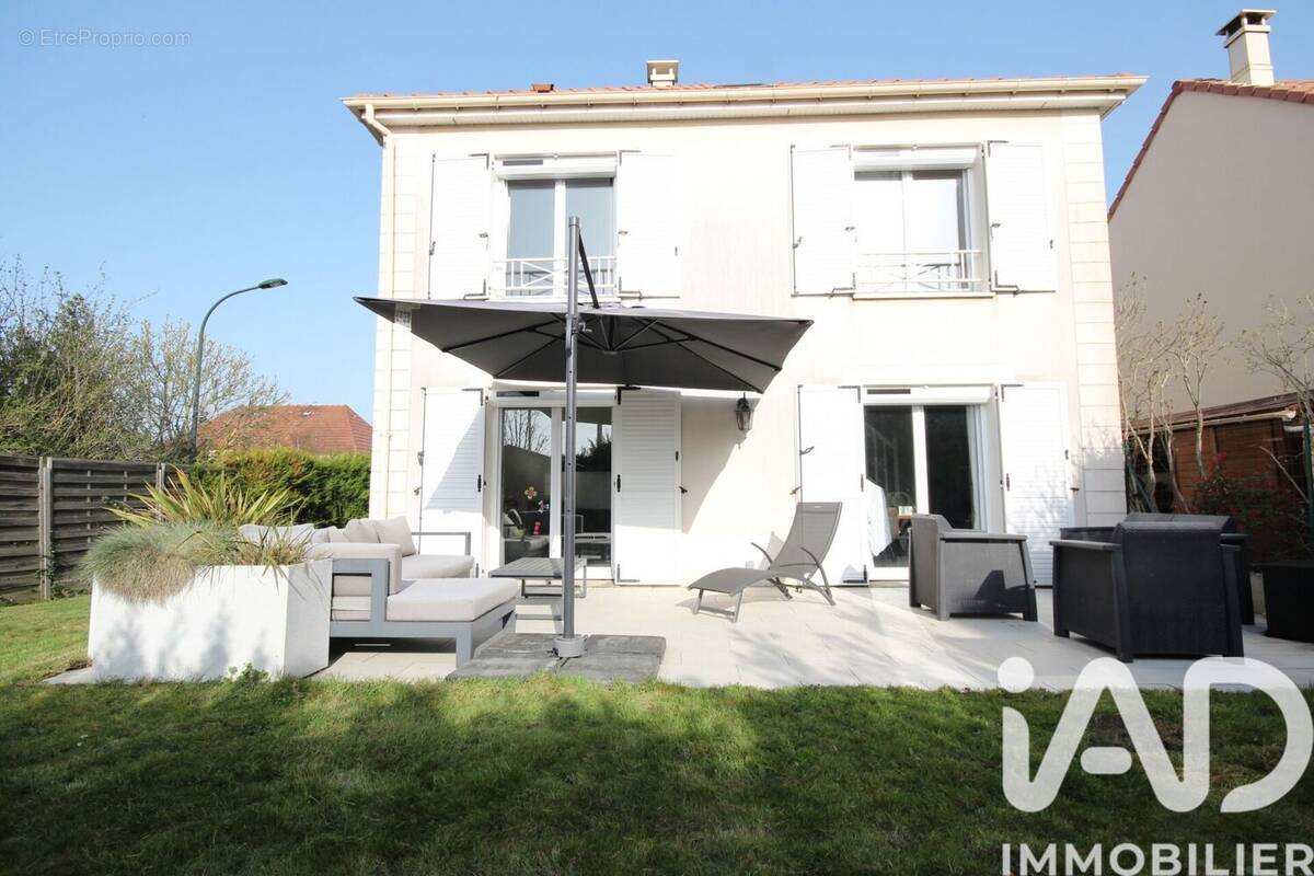 Photo 1 - Maison à LES CLAYES-SOUS-BOIS