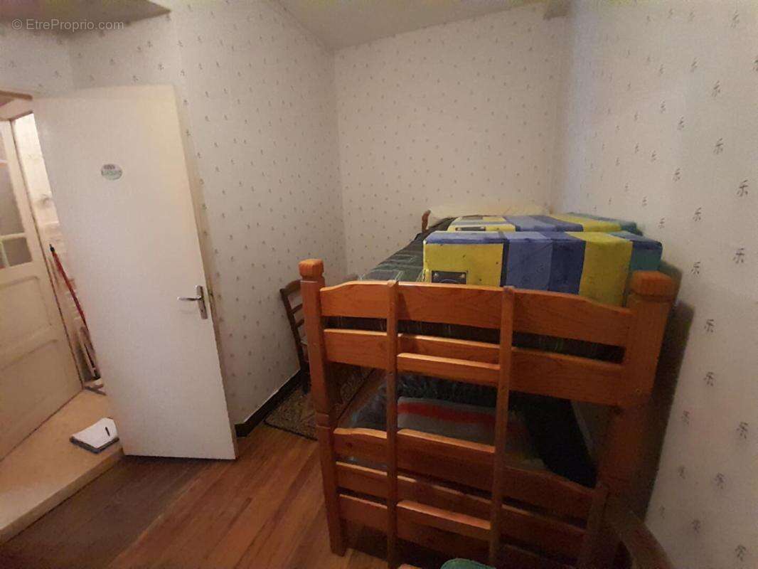 Appartement à EAUX-BONNES