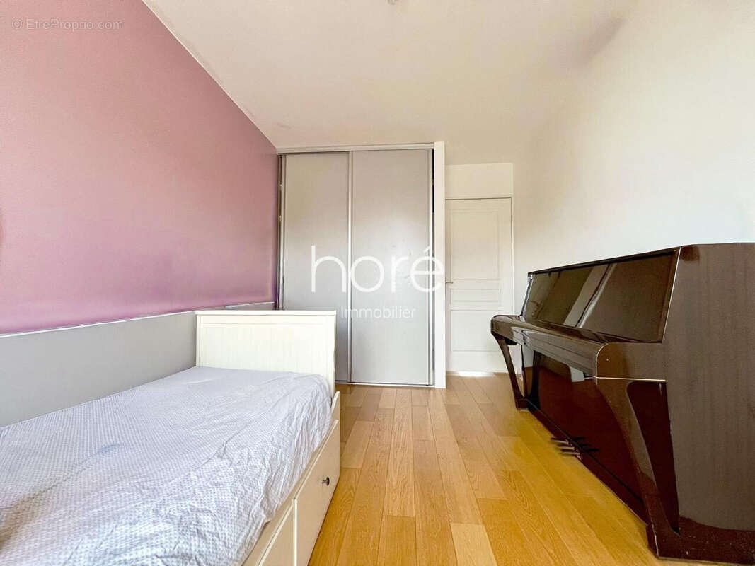 Appartement à LA GARENNE-COLOMBES