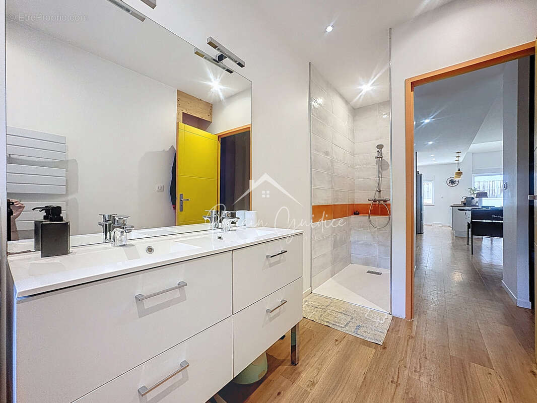 Loft en duplex 144 m2 avec deux places de parking - photo 12