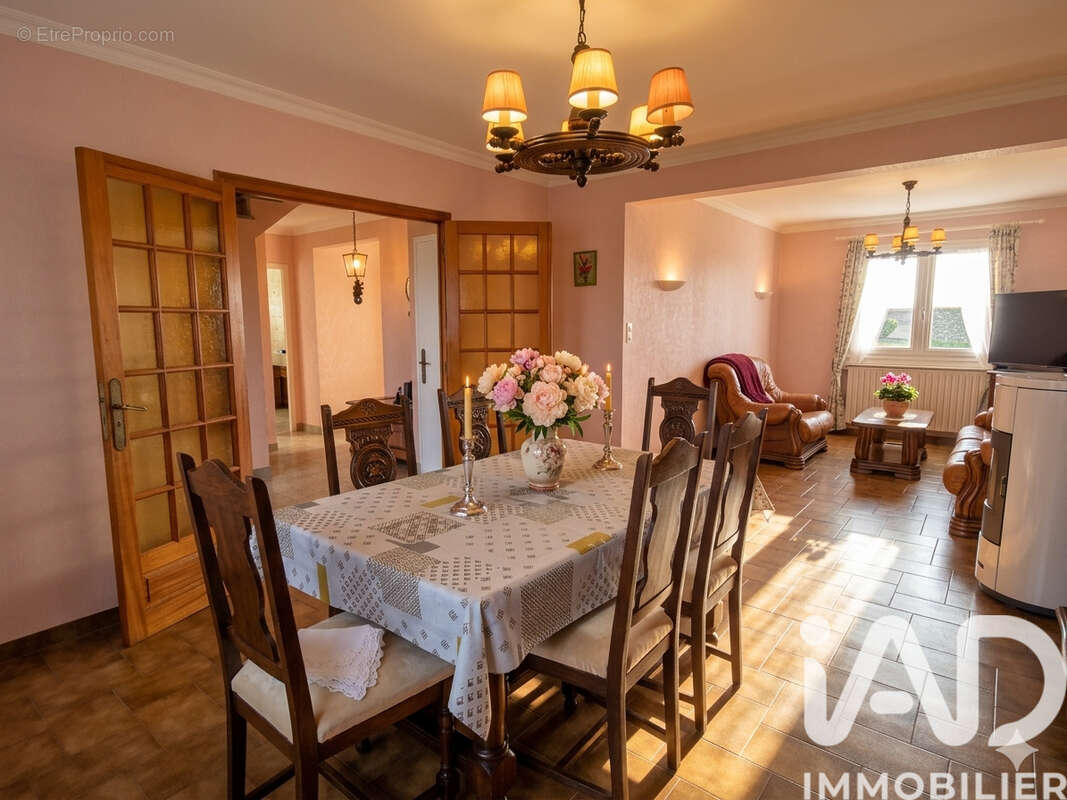 Photo 5 - Maison à LA ROCHE-DERRIEN
