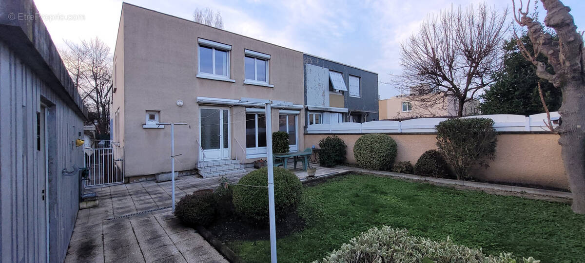 Maison à CLERMONT-FERRAND