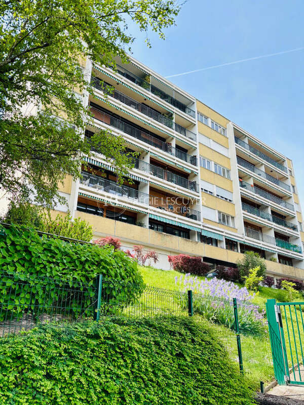 Appartement à SAINTE-FOY-LES-LYON