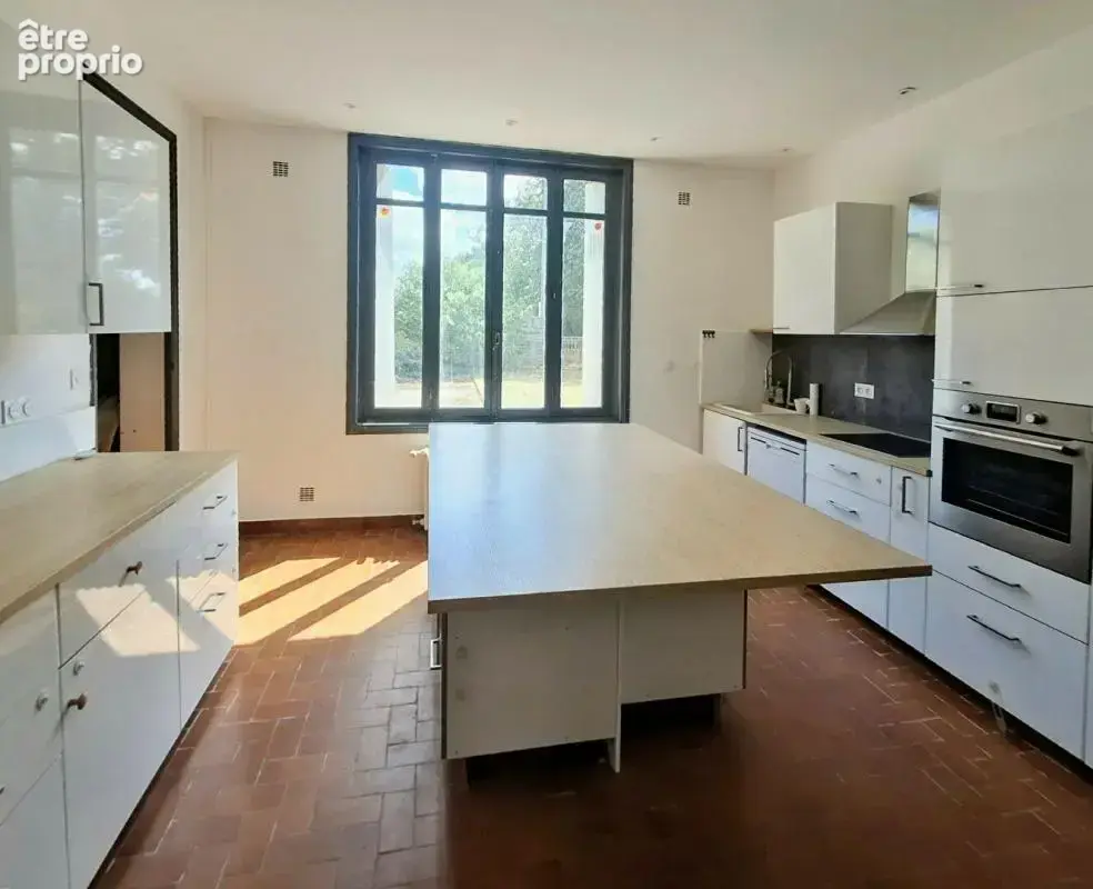 Maison en pierre, 4 chambres, garage attenant et grand terrain à 5 min de Saint-André-de-Cubzac - photo 2