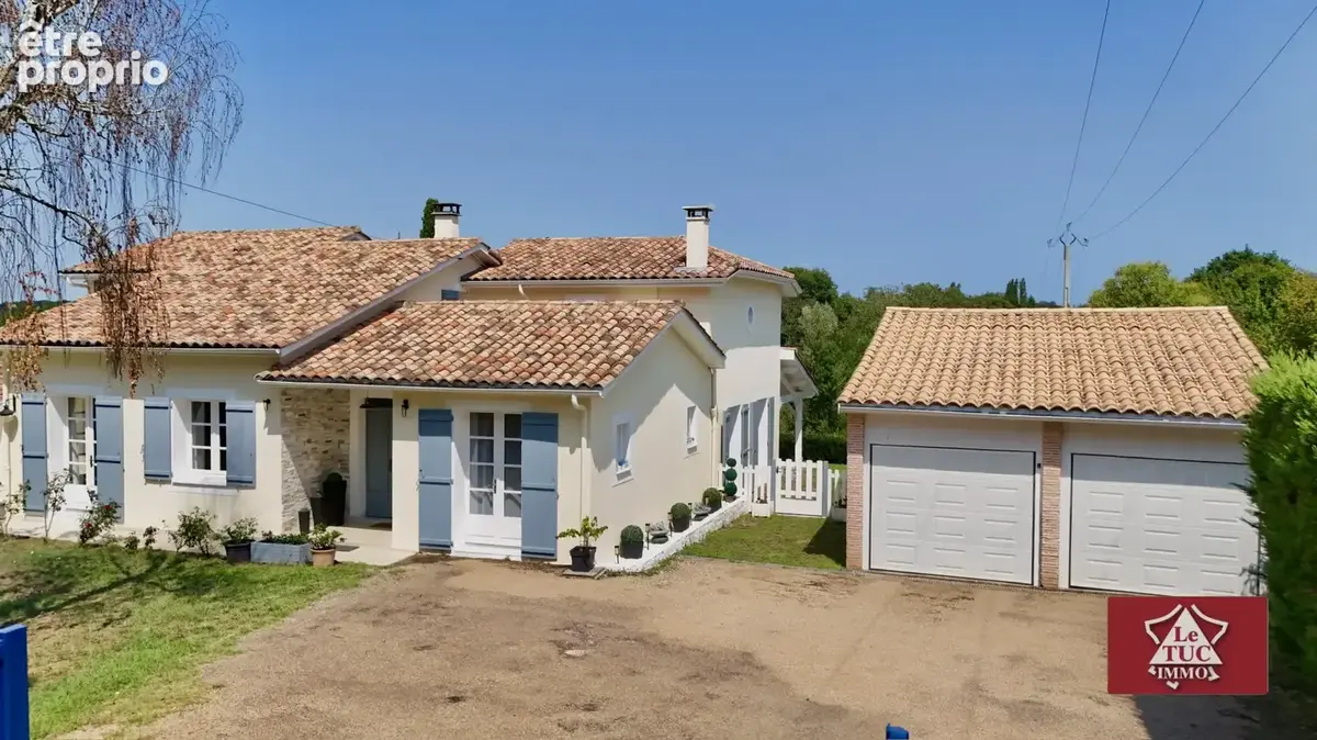 Villa d'exception avec piscine, jacuzzi, double garage et petit étang. - photo 9