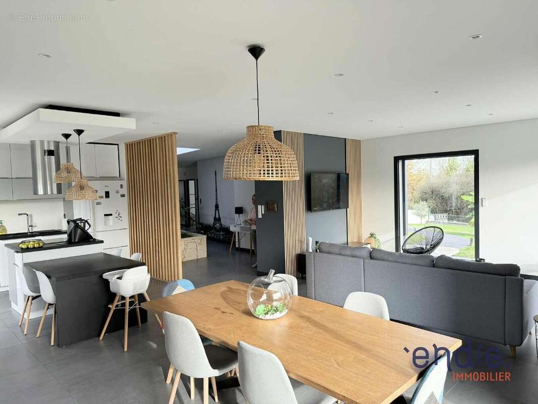 Maison à DOMPIERRE-SUR-BESBRE