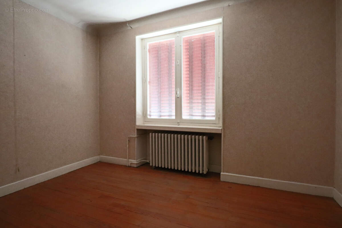 Appartement à SAINT-SAUVES-D&#039;AUVERGNE