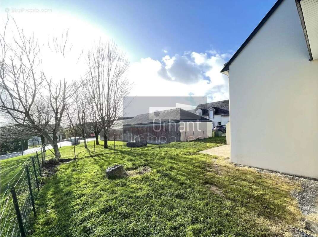 Maison 2003 - 3 chambres + garage + terrasse et jardin proche bourg – Theix - photo 13