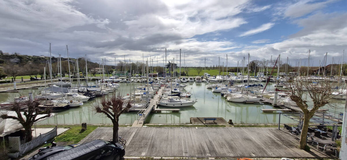 Maison à MORTAGNE-SUR-GIRONDE