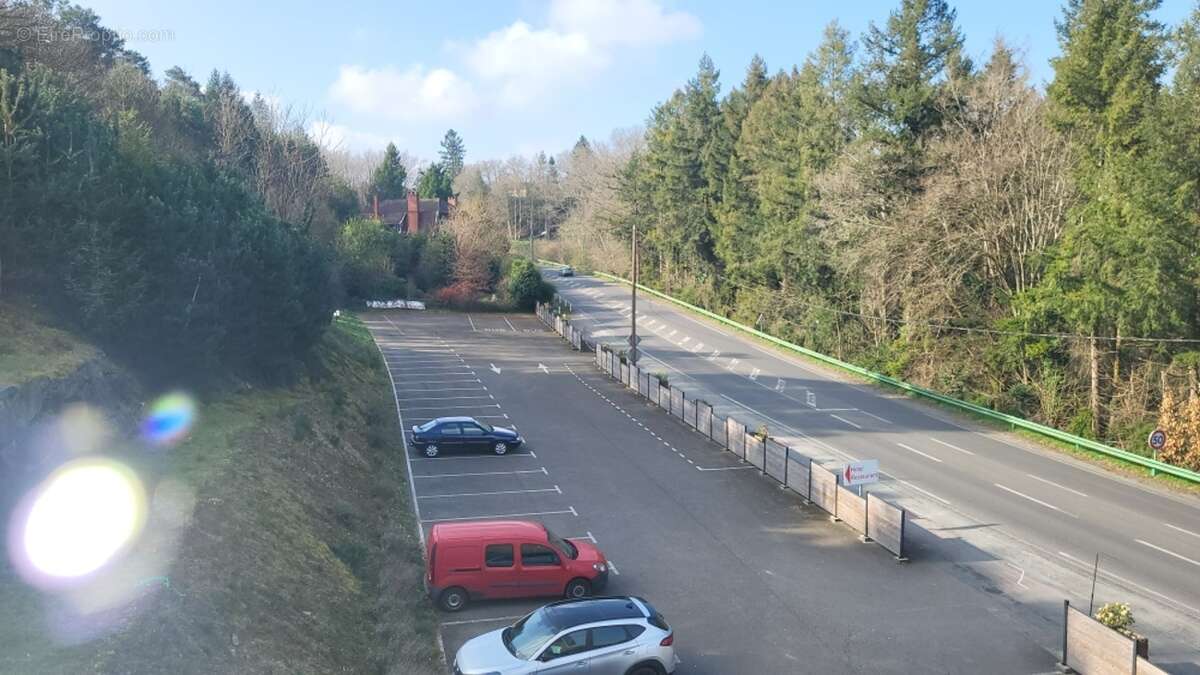 Commerce à BESSINES-SUR-GARTEMPE