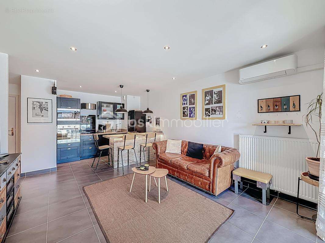 Appartement à LATTES