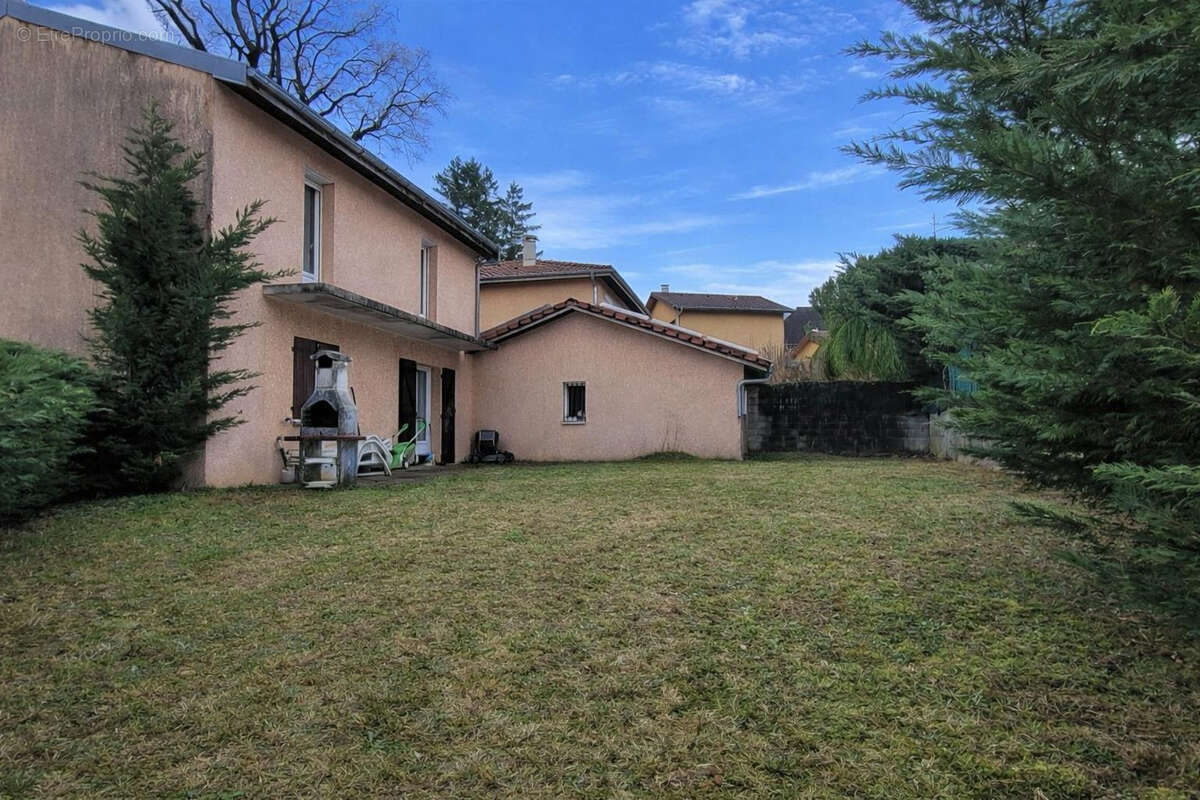 Maison à BELLEGARDE-SUR-VALSERINE