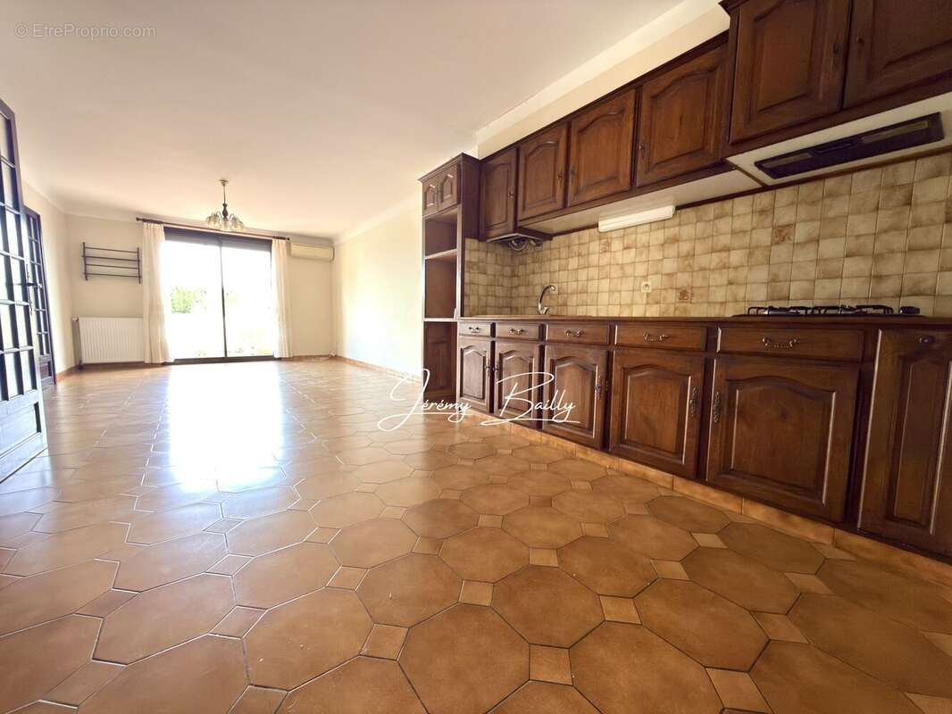 Maison à SAINT-ESTEVE