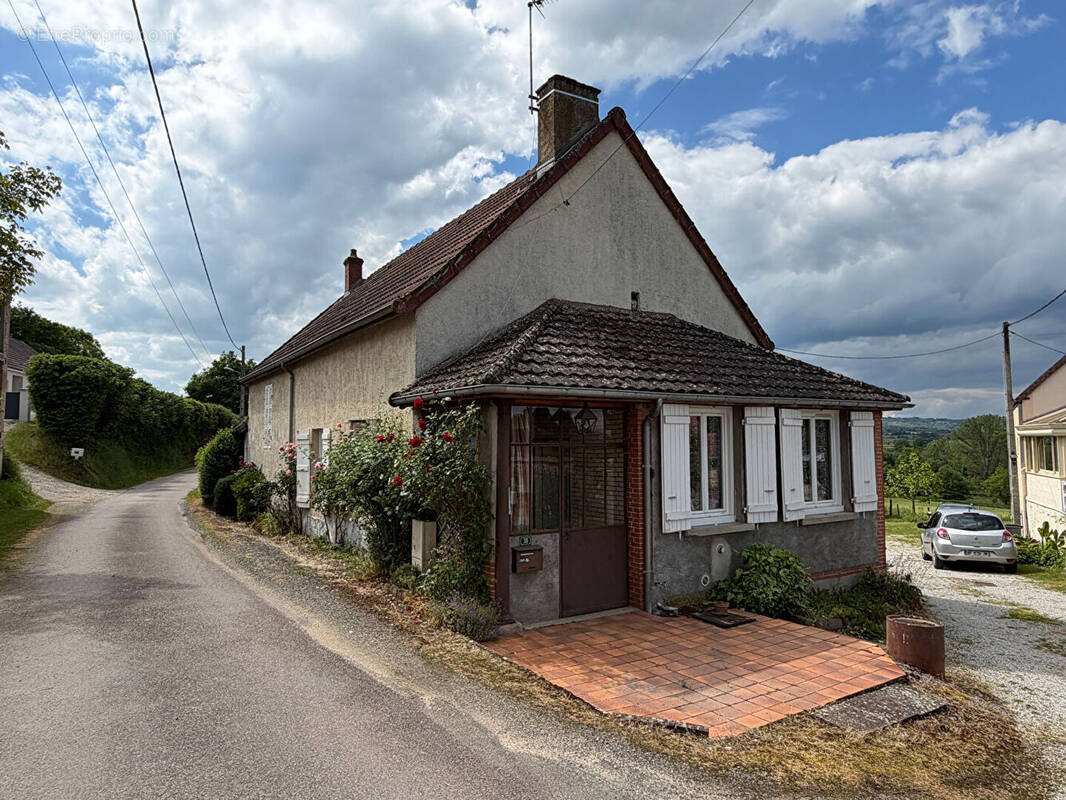 Maison à SAINT-BERAIN-SUR-DHEUNE