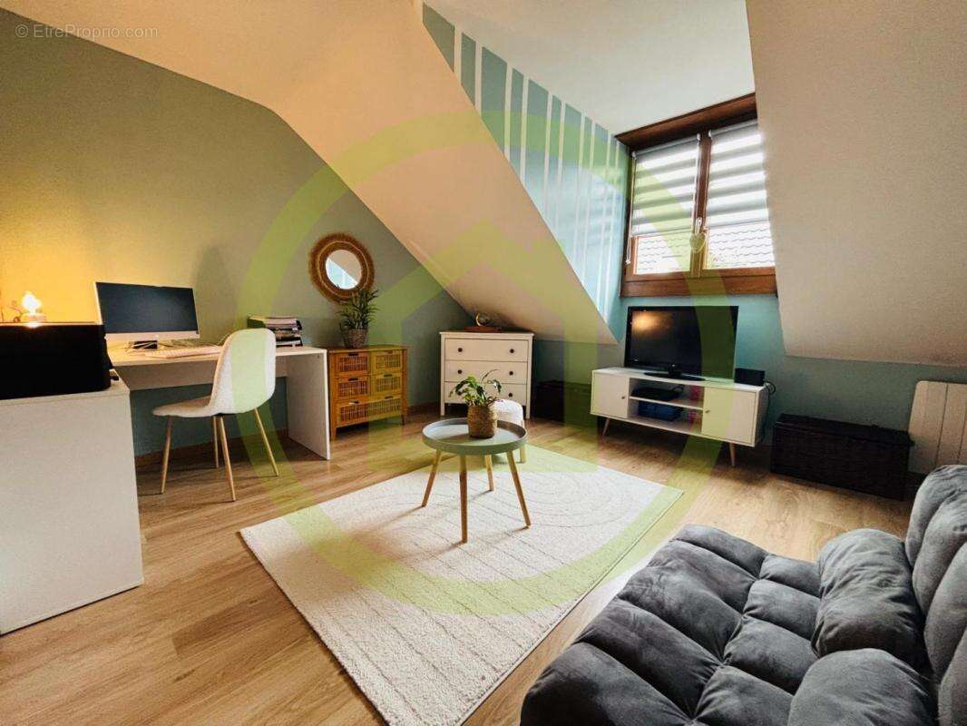 Maison à VERCHAIN-MAUGRE