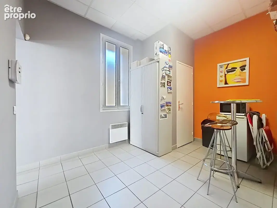 Avignon extra-muros Local commercial 87 m2 avec une cave de 30m² - photo 4