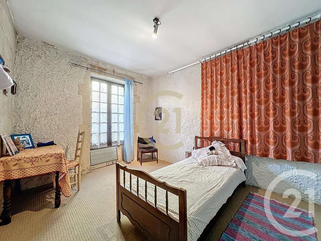 Maison 281 m² à Remoulins  - photo 10