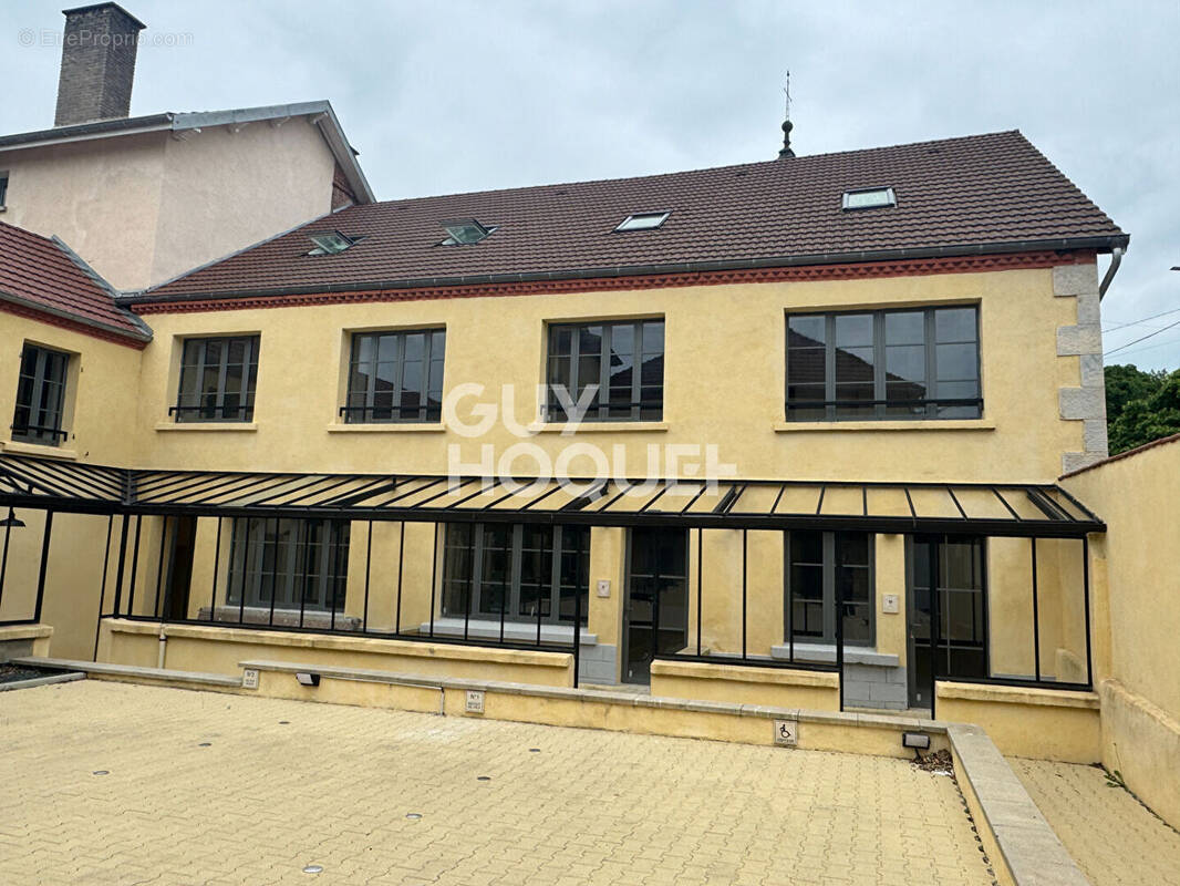 Appartement à BYANS-SUR-DOUBS