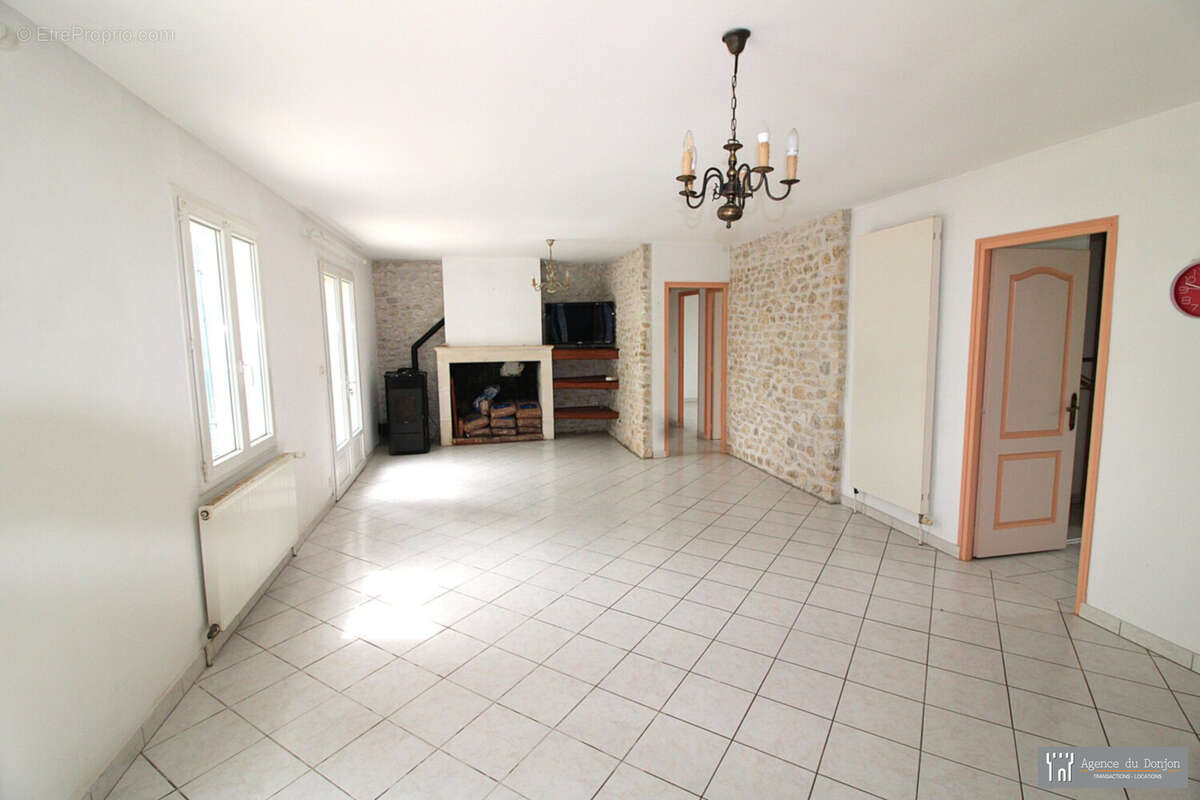 Maison à CHANIERS