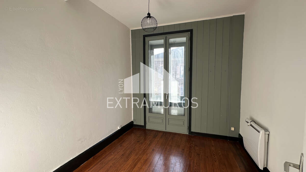 Appartement à L'ARBRESLE