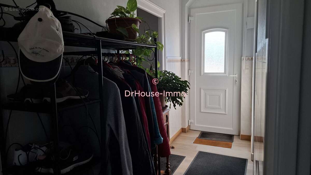 Maison 101 m² à Garat  - photo 8