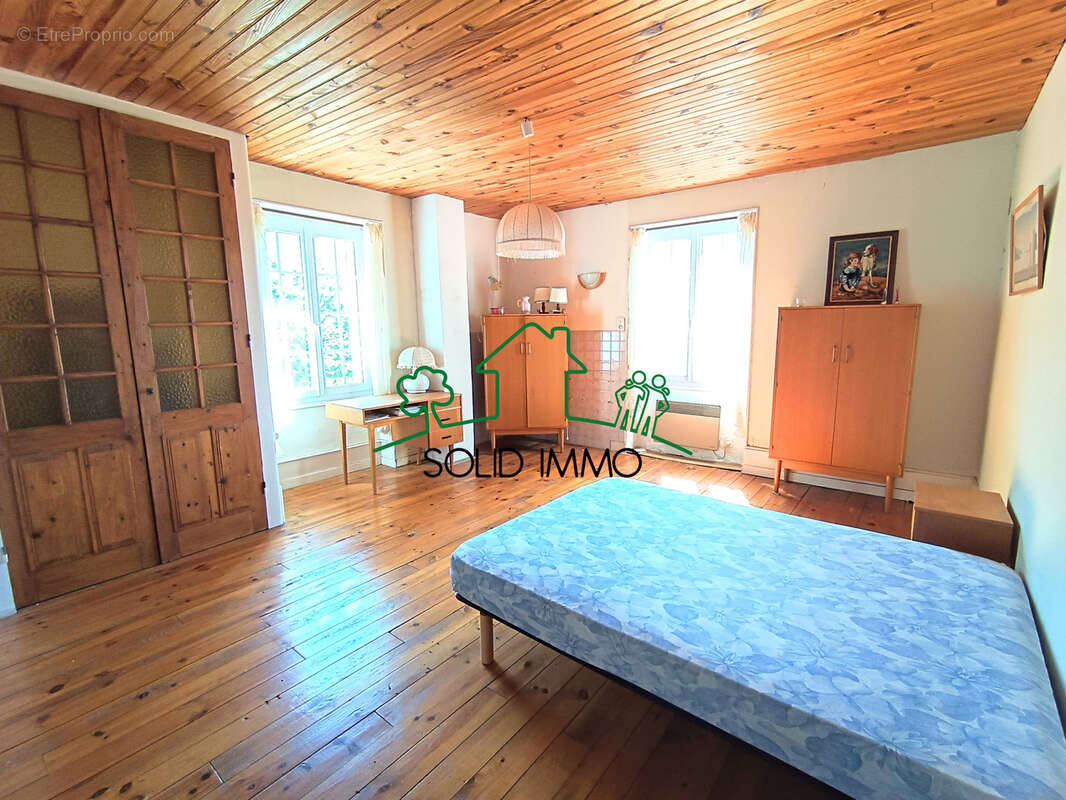 Maison traditionnelle de 150 m2 avec terrain sur la commune de Labastide sur Besorgues 07600 - photo 12