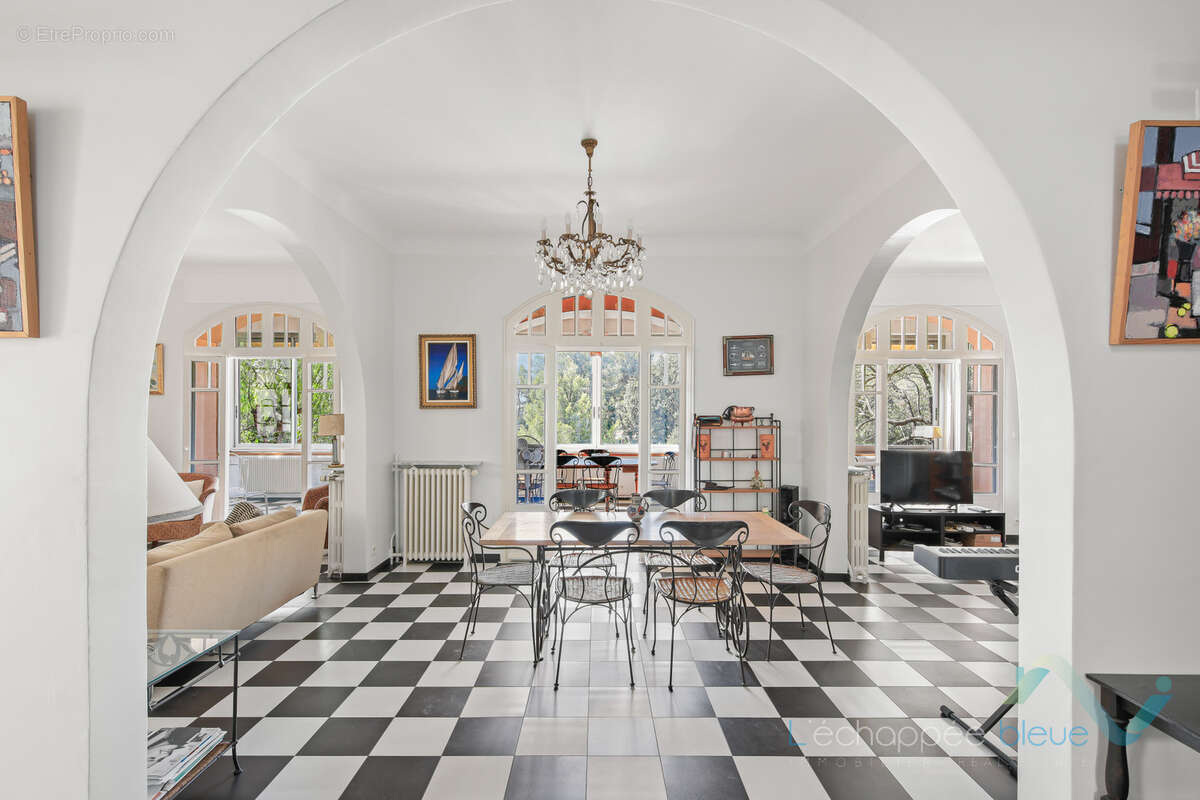 Maison à HYERES