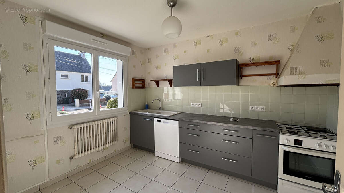 Maison à LE RELECQ-KERHUON