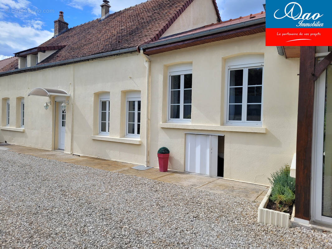 Maison à NEUVILLE-SUR-VANNES