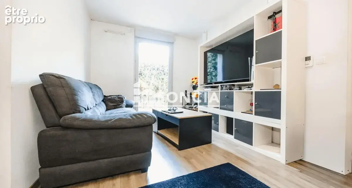 RENNES POTERIE : Dans petite résidence récente, très agréable T2 de 45 m2 avec terrasse et parking privé aérien - photo 2